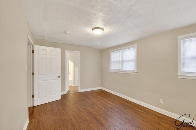 Building Photo - 10067 Grayton St