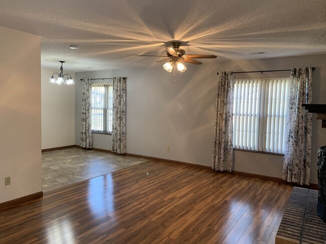 Building Photo - 32 Rabbit Trail Dr