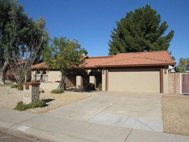 Building Photo - Fantastic 3 Bedroom/2 Bath Single Level Home & NO HOA!  Schedule a Showing Today!