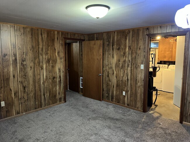 Building Photo - 120 Railroad St