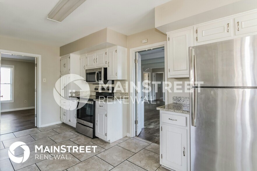 Building Photo - 5223 Braidwood Cove
