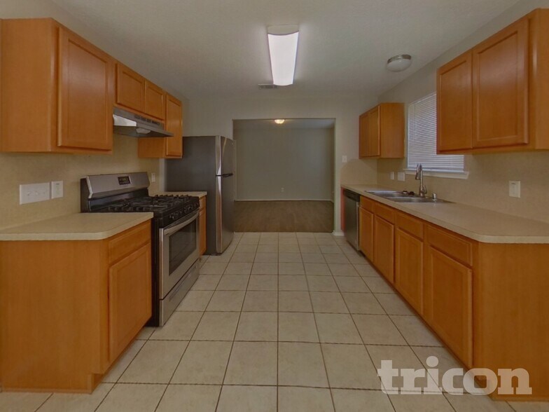 Building Photo - 33107 Cottonwood Bend