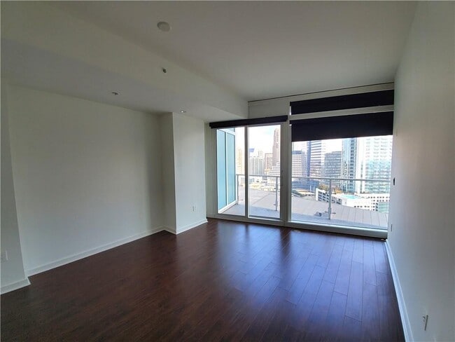 Building Photo - 3325 Piedmont Rd NE