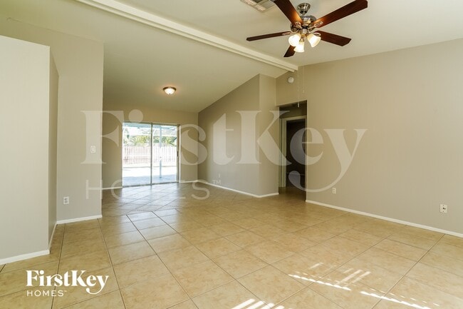 Building Photo - 143 SE 20th St