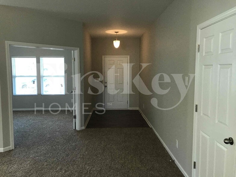 Building Photo - 3011 Sweetspire Rd