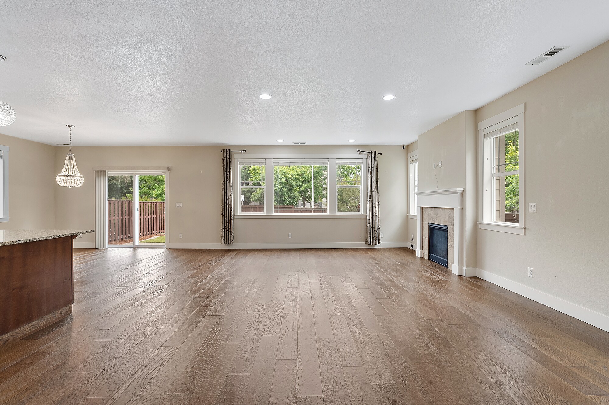 Building Photo - 28616 Greenway Dr