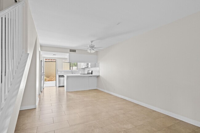 Building Photo - 424 Tava Ln