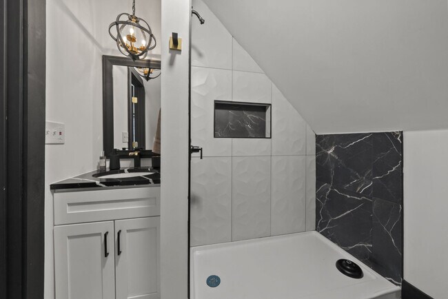 Building Photo - 286 Taylor Ave