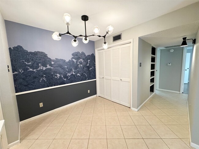 Building Photo - 2120 El Paseo St