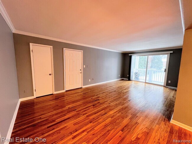 Building Photo - 463 N Eton St