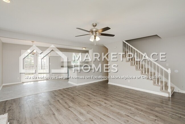 Building Photo - 416 Sandburg Dr