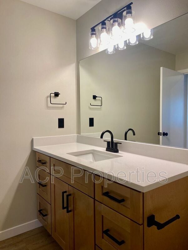 Building Photo - 110 Baker St