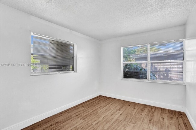 Building Photo - 841 SW 7th St