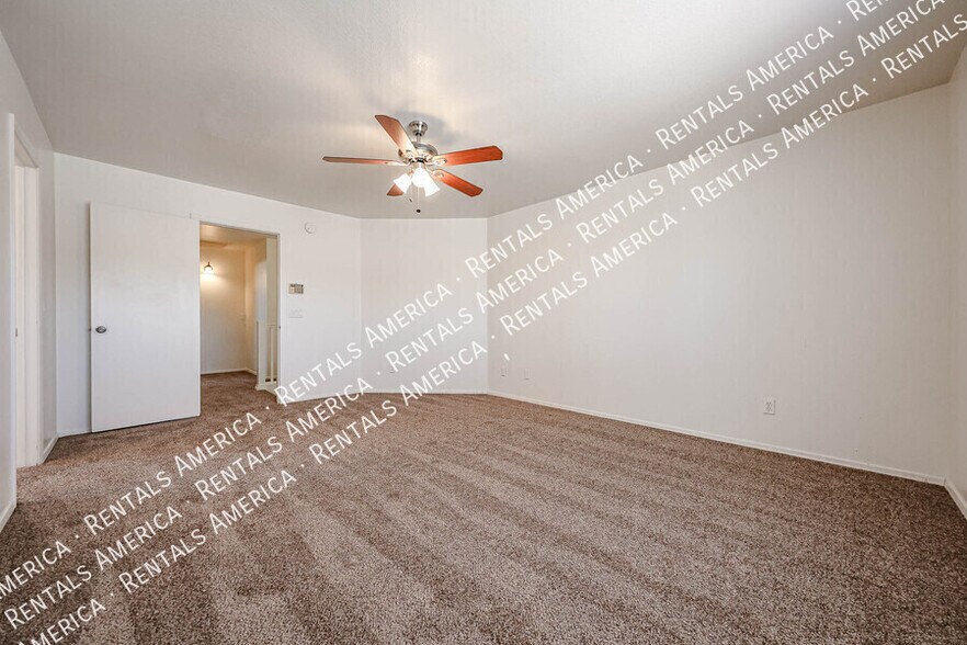 Building Photo - 2361 W Myrtle Dr