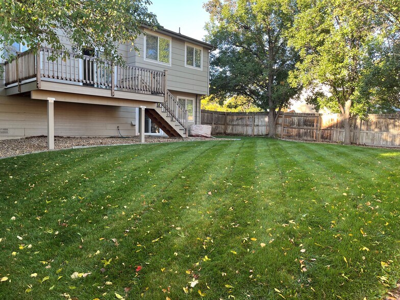 LAWN SERVICE PROVIDED - 9688 Harris Cir