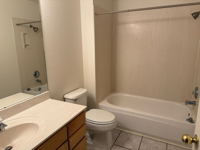 Building Photo - Nice 3Br, 2Ba, fireplace in living room, landscaped yards, great location.