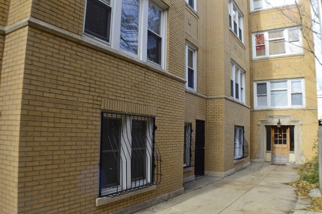 Building Photo - 3108 W Walton St
