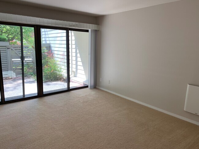 Building Photo - LakeView, Mount lake terrace - 2 bed 1.5 b...