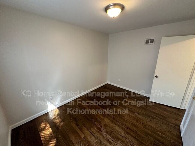 Building Photo - 8214 Jarboe St