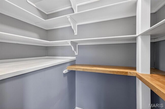 Building Photo - 1203 Dorne Dr