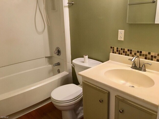 Building Photo - 3 br, 1.5 bath Townhome - 2953 Rushbury Drive