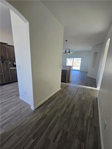 Building Photo - 2561 N Ridge Ave