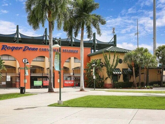 Building Photo - 4803 Sawgrass Breeze Dr