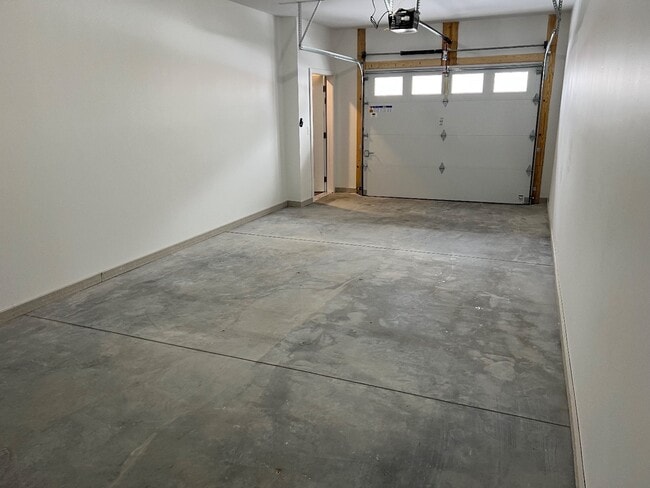 Building Photo - 4440 - 4450 S 26th St