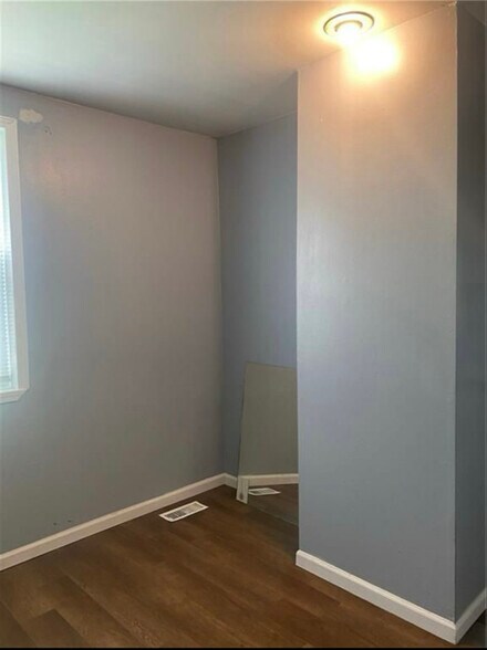 Building Photo - 206 Hillcrest Dr