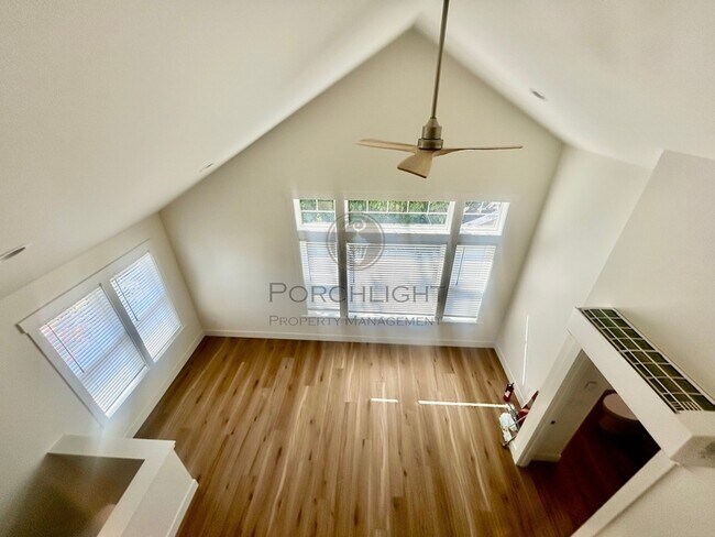 Building Photo - 326 Boblett St