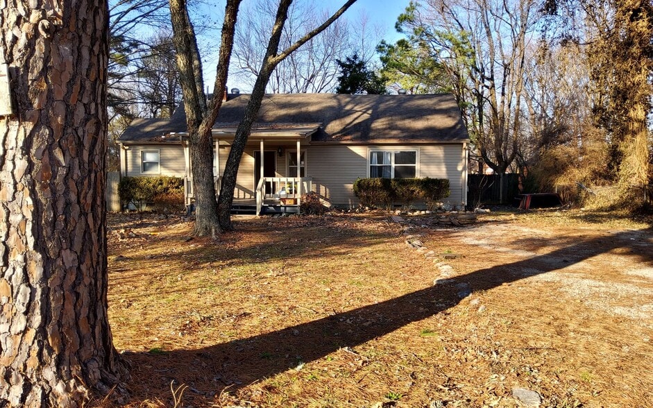 Primary Photo - 2060 Pryne St