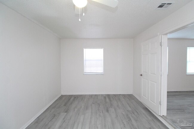 Building Photo - 2217 Kingfisher Way