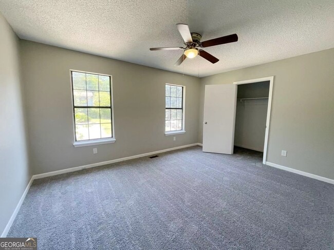 Building Photo - 4030 Laurie Jo Dr SW