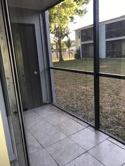 Building Photo - 2527 N Alafaya Trail