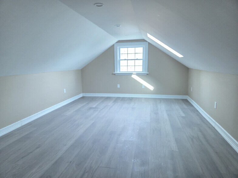 Building Photo - 148 High St