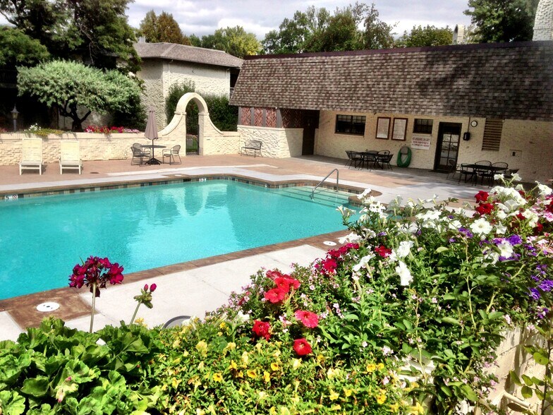 Building Photo - 5751 E Ithaca Pl