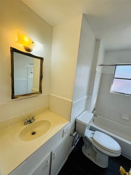 Building Photo - 207 S Nachita Dr