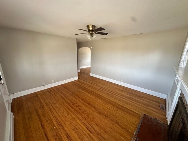 Building Photo - Charming 3BR Home Near Duke Regional