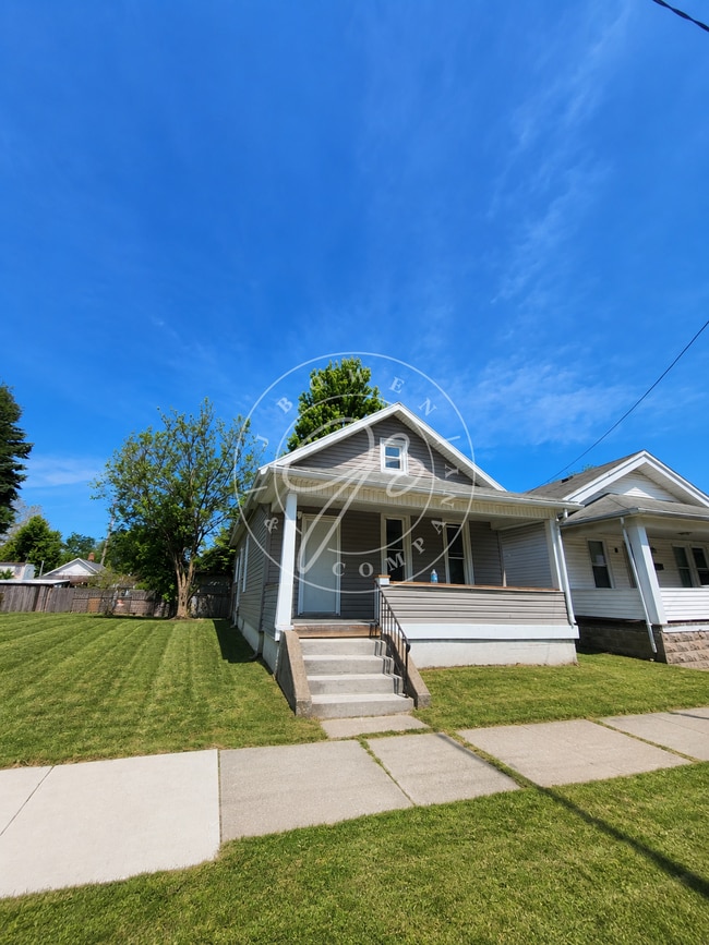 Building Photo - Spacious 2 Bed Home Minutes from Downtown Toledo