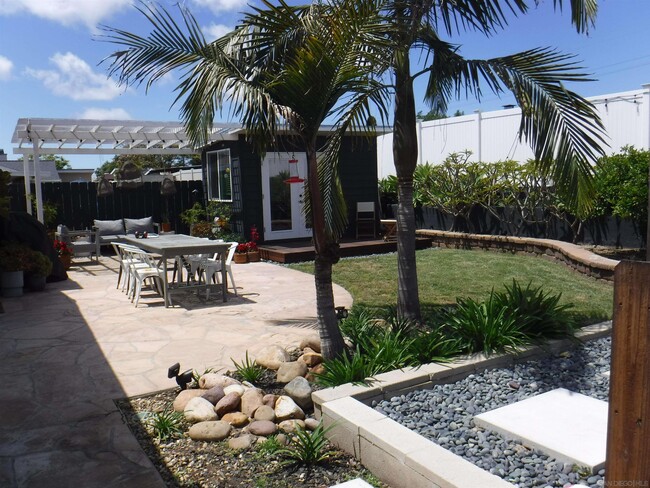Building Photo - 4970 Mt Almagosa Dr
