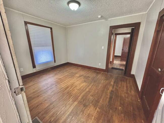 Building Photo - 2 Bed 1 Bath House in Paducah