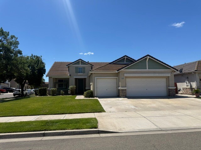 Building Photo - Ceres 3 Bedroom 2 Bathroom Home