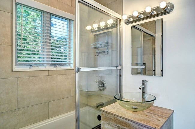 Building Photo - 323 Marine Blvd