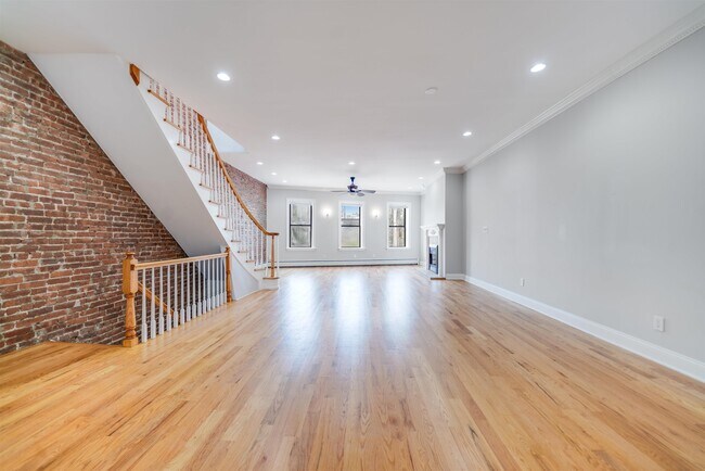 Building Photo - 369 3rd St