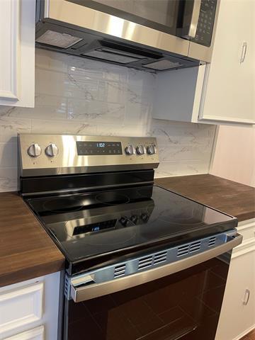 Building Photo - 2302 Mercedes Rd