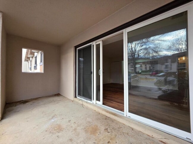 Building Photo - 3808 Laramie Pl