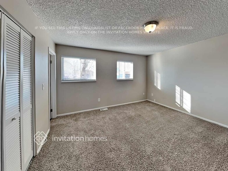 Building Photo - 11269 E Center Ave