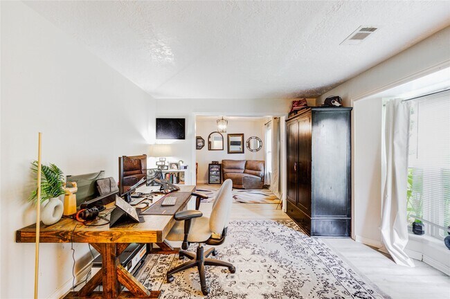 Building Photo - 6622 Rockergate Dr