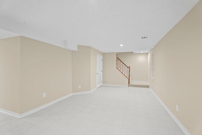 Building Photo - Move-In Ready Home in Prime Springfield Lo...