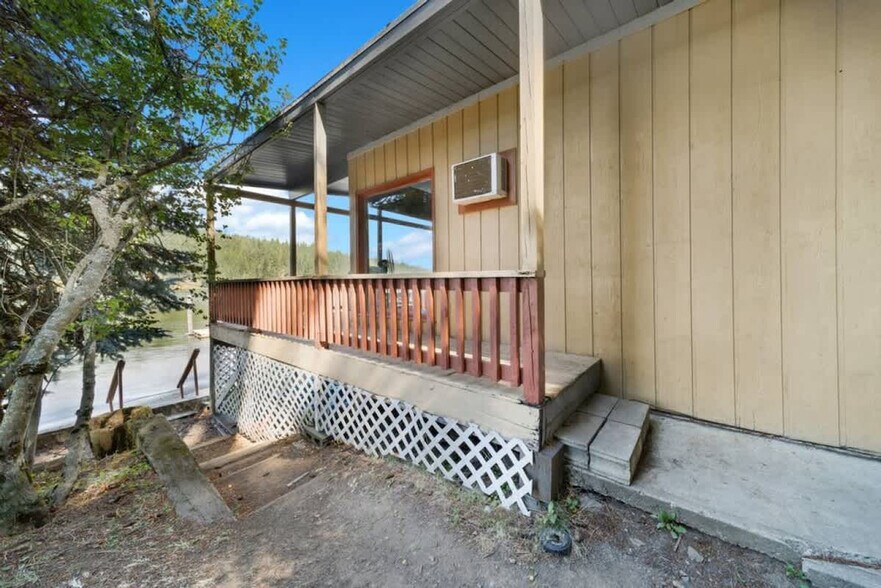 Building Photo - 1015 W Kidd Island Rd